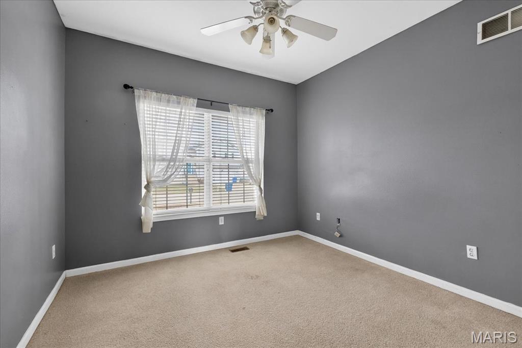 2212 Hunters Point Drive Granite City, IL 62040 - Photo 8 of 30