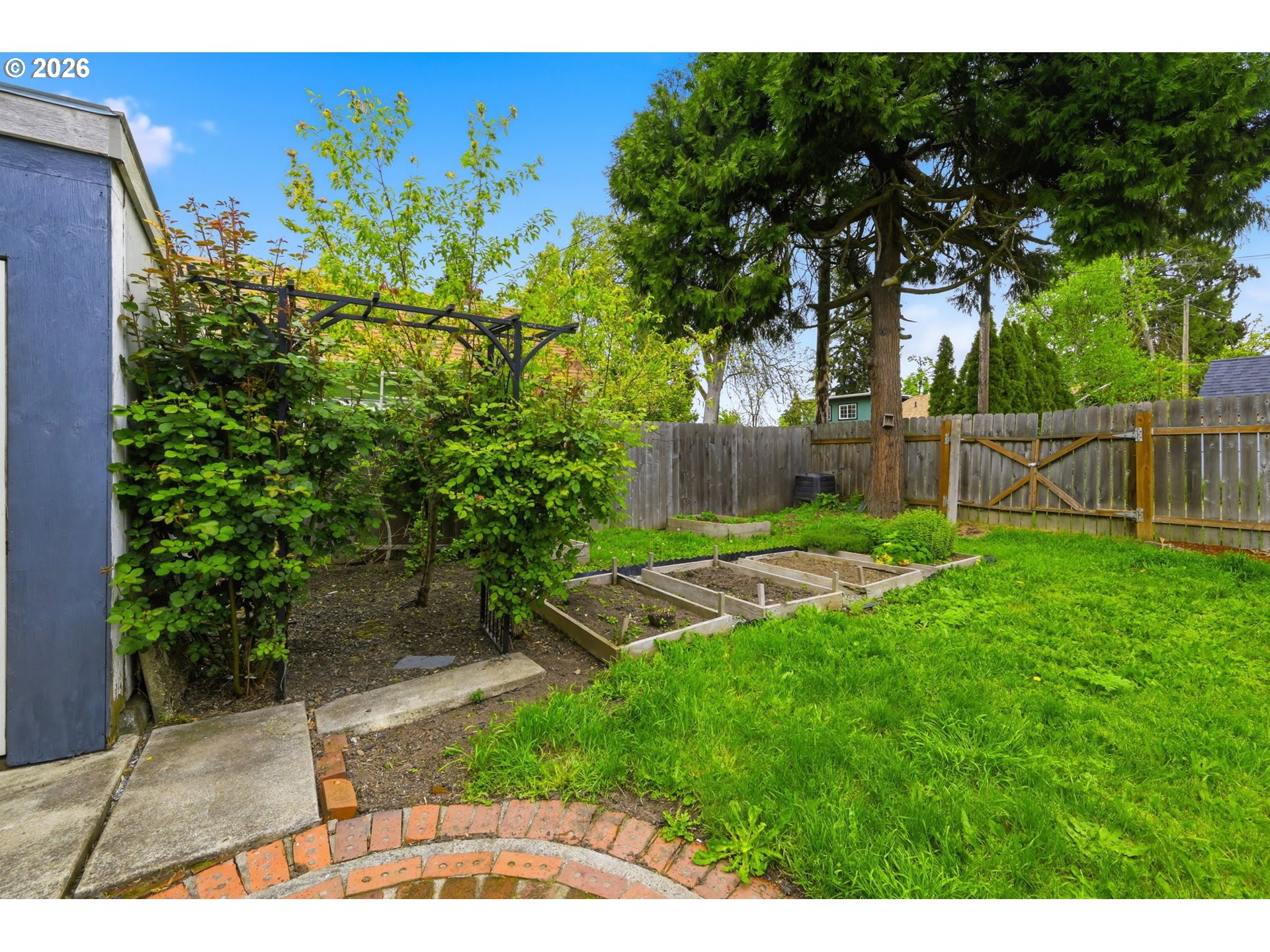 845 25th Place Springfield, OR 97477 - Photo 35 of 45