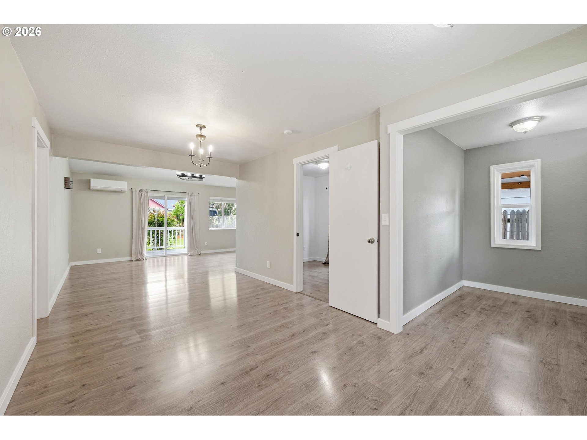 845 25th Place Springfield, OR 97477 - Photo 10 of 45