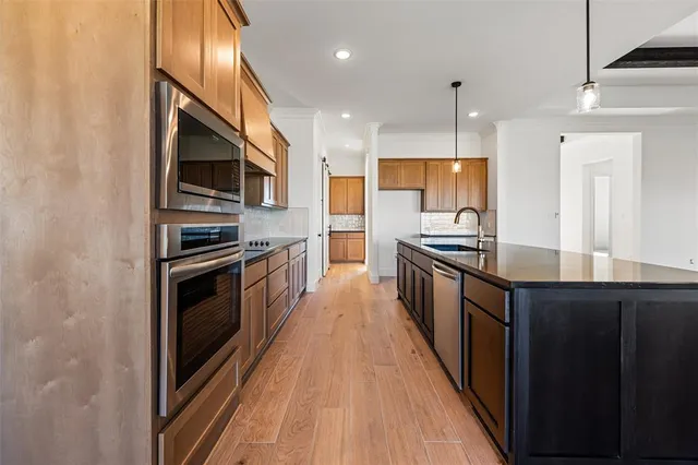 $639,900 | 12116 Crystal Drive, Krum, TX 76249