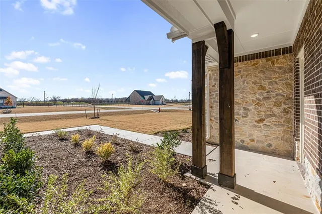 $639,900 | 12116 Crystal Drive, Krum, TX 76249