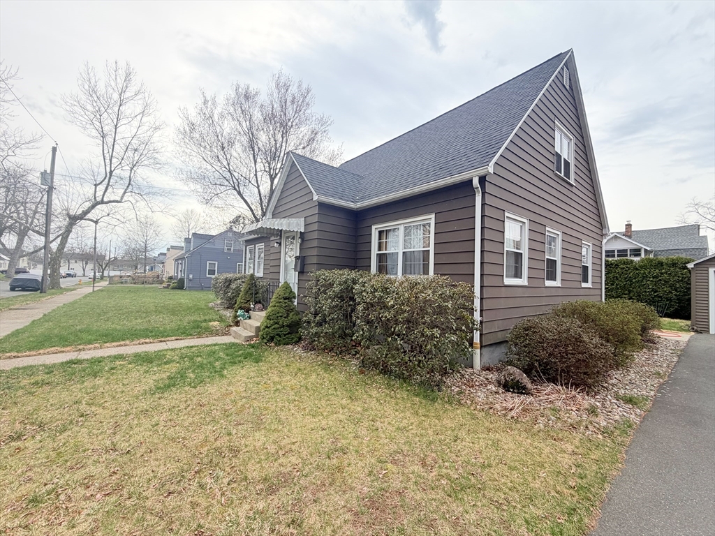 22 Felicia Street Springfield, MA 01104 - Photo 7 of 33