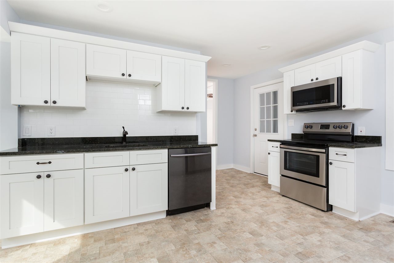 24 Highland Street Rochester, NH 03868 - Photo 2 of 40
