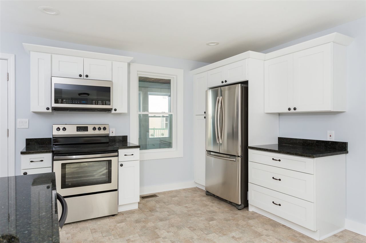 24 Highland Street Rochester, NH 03868 - Photo 4 of 40