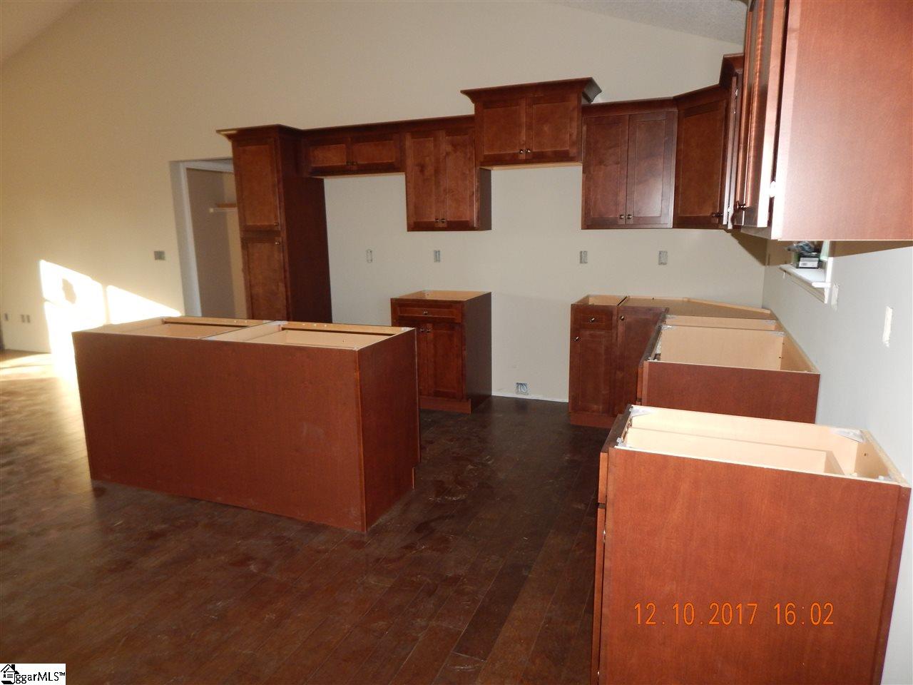 1661 Ballenger Road Wellford, SC 29385 - Photo 9 of 22