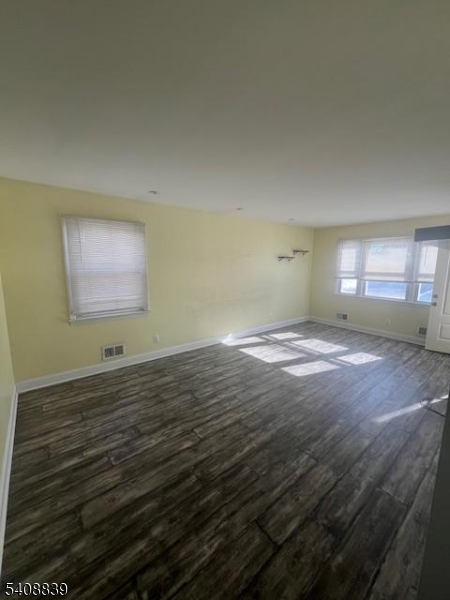 533 Edgeworth Street Middlesex, NJ 08846 - Photo 6 of 11