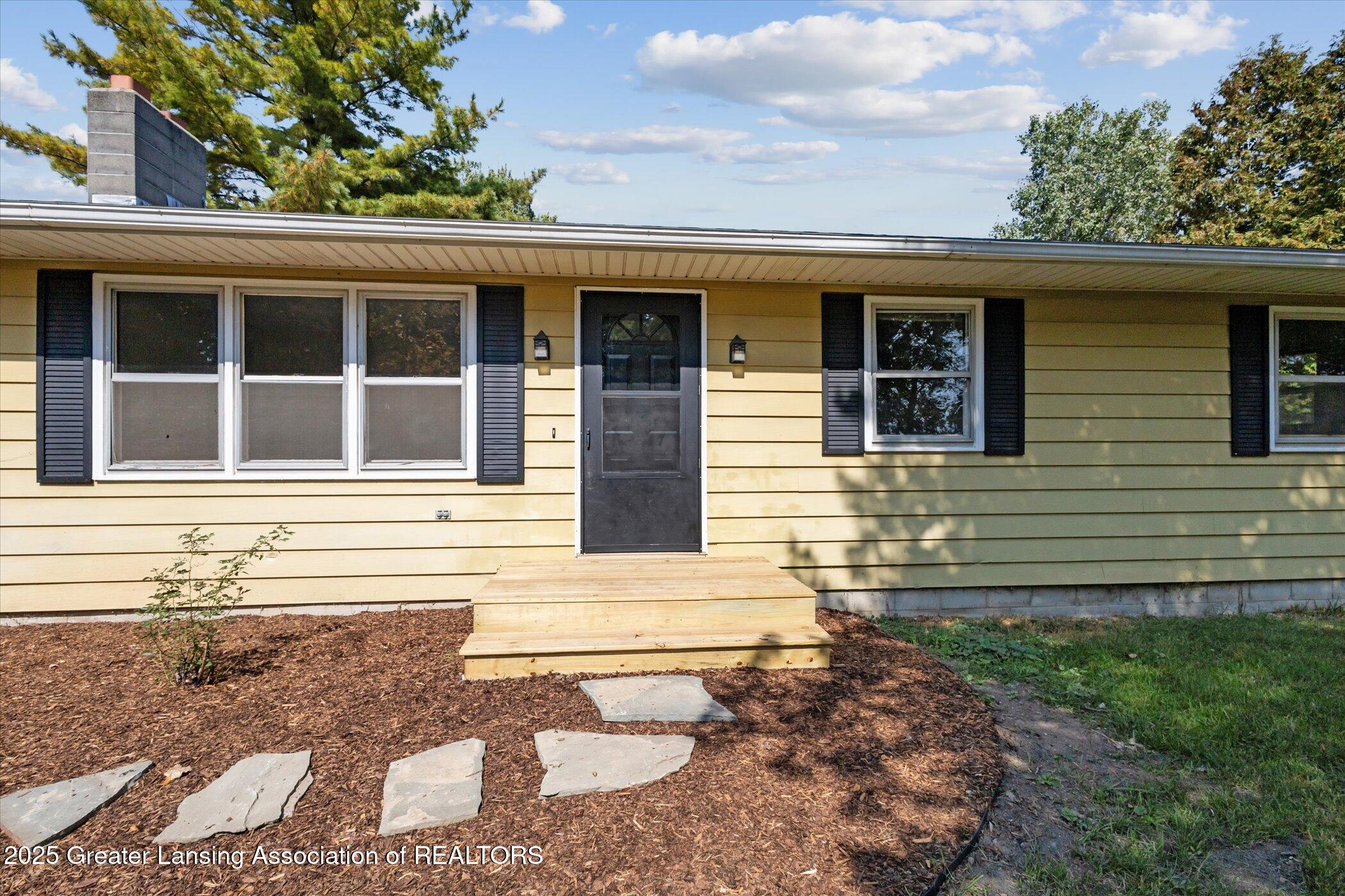 15340 West Cutler Road Portland, MI 48875 - Photo 5 of 40 Front of house