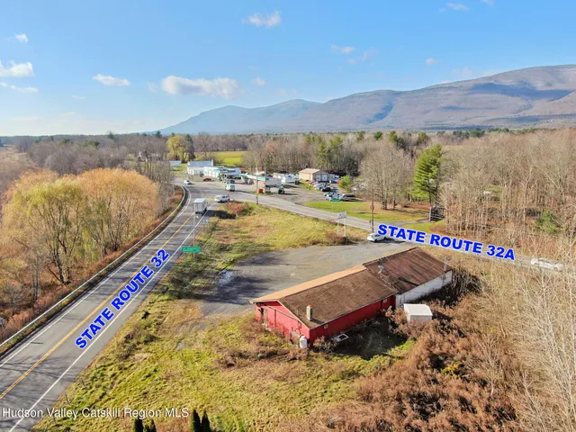 $400,000 | 8 Highway 32A, Saugerties, NY 12477