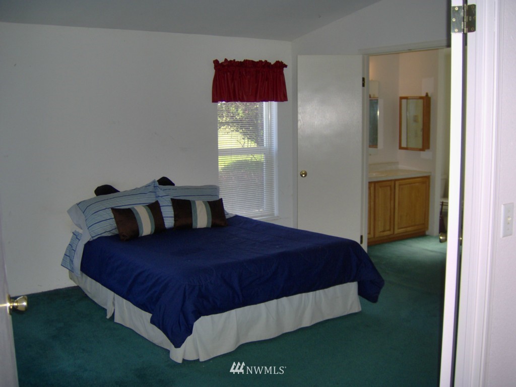 1785 Middle Fork Road Onalaska, WA 98570 - Photo 4 of 15 Gallery Image 4