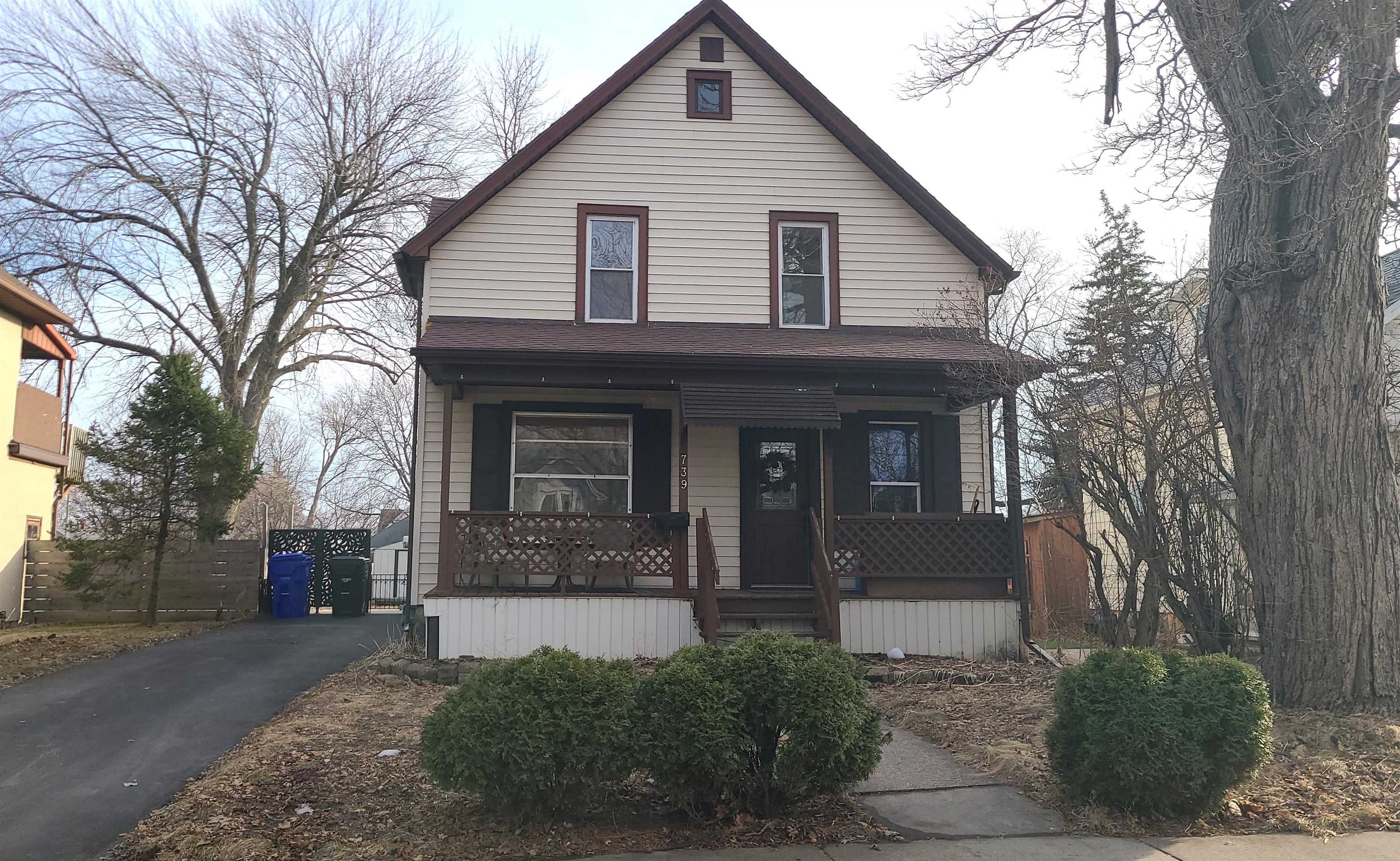 739 West 8th Street Appleton, WI 54911 - Photo 1 of 38