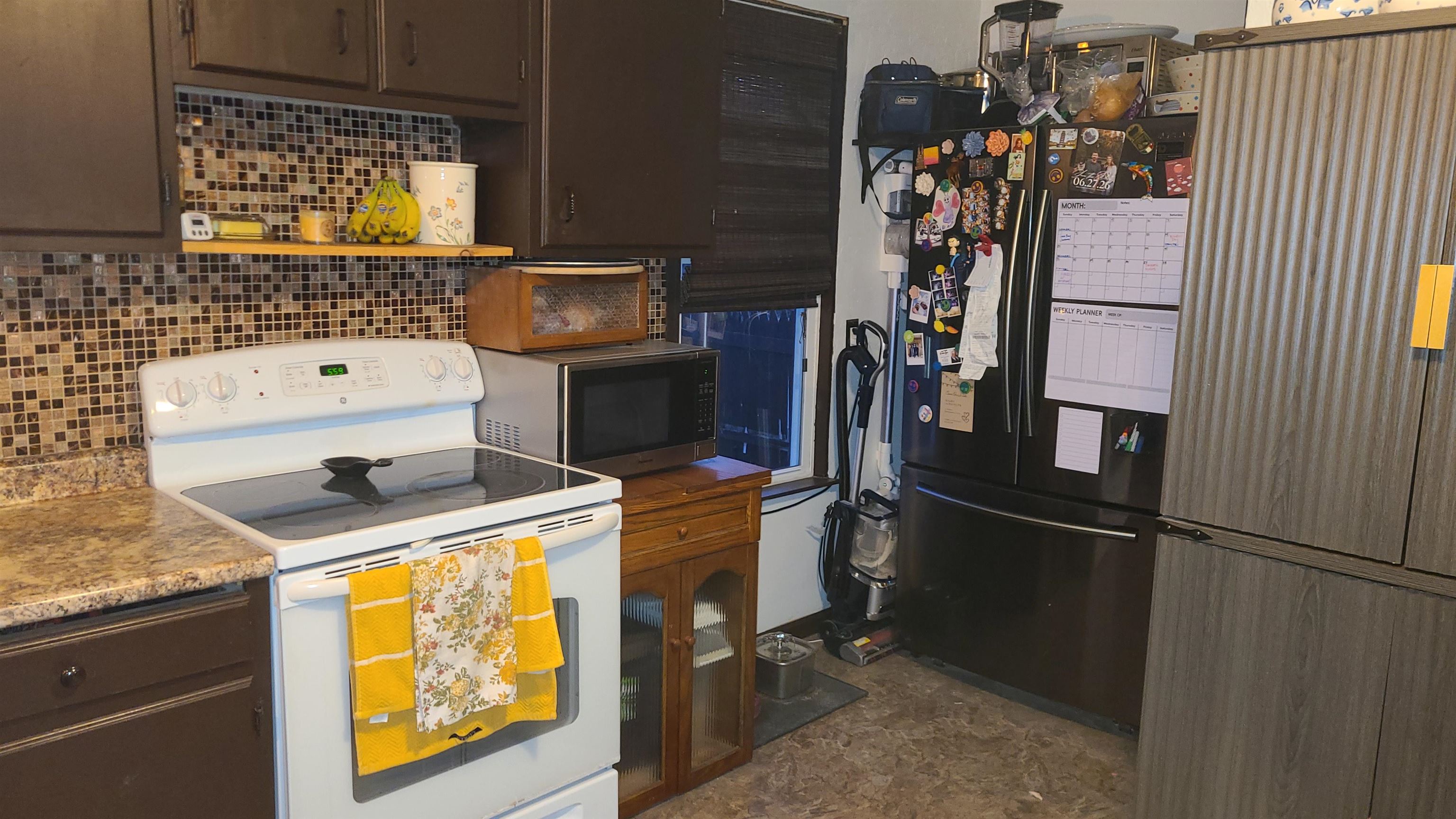 739 West 8th Street Appleton, WI 54911 - Photo 13 of 38