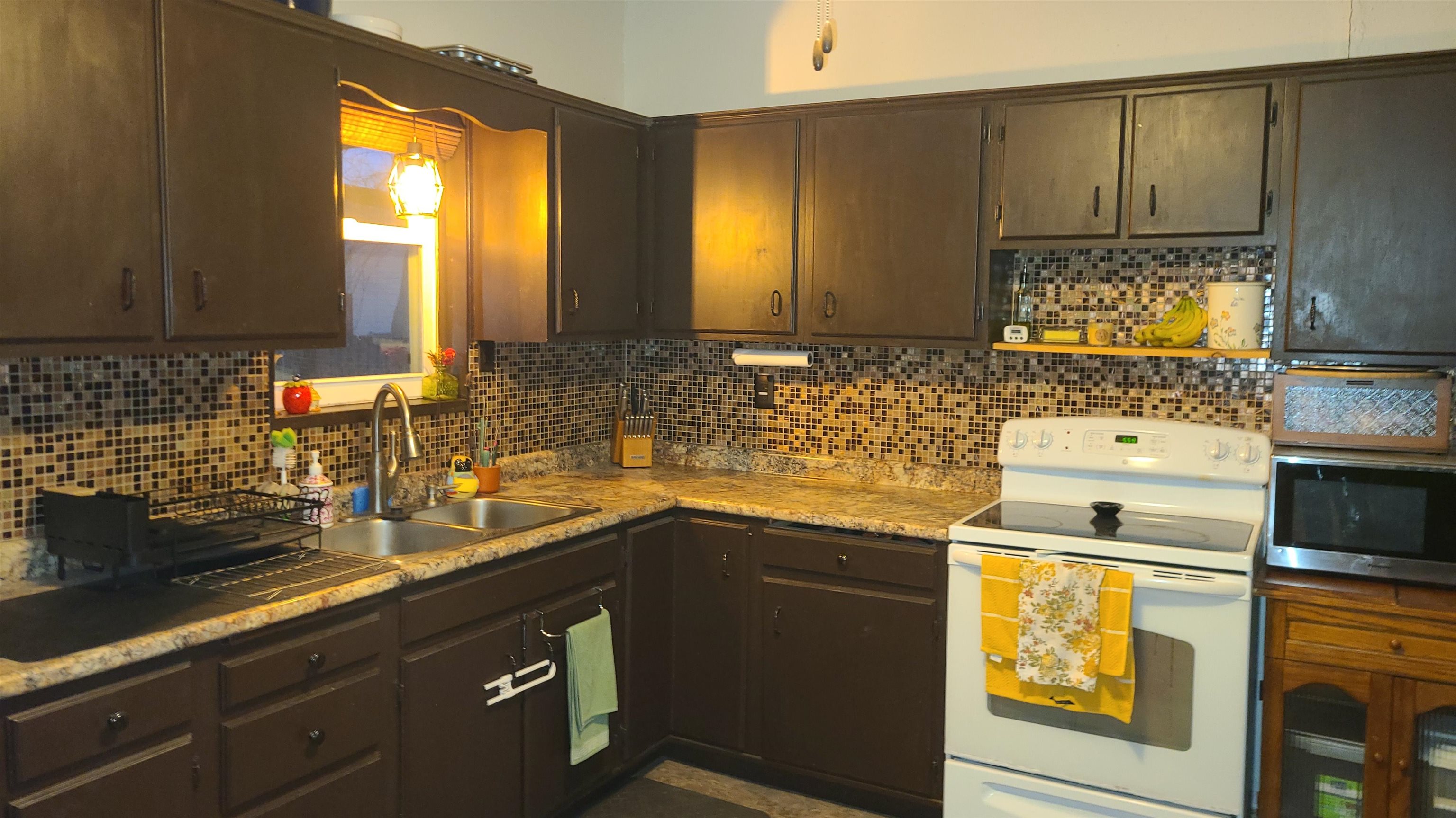 739 West 8th Street Appleton, WI 54911 - Photo 14 of 38