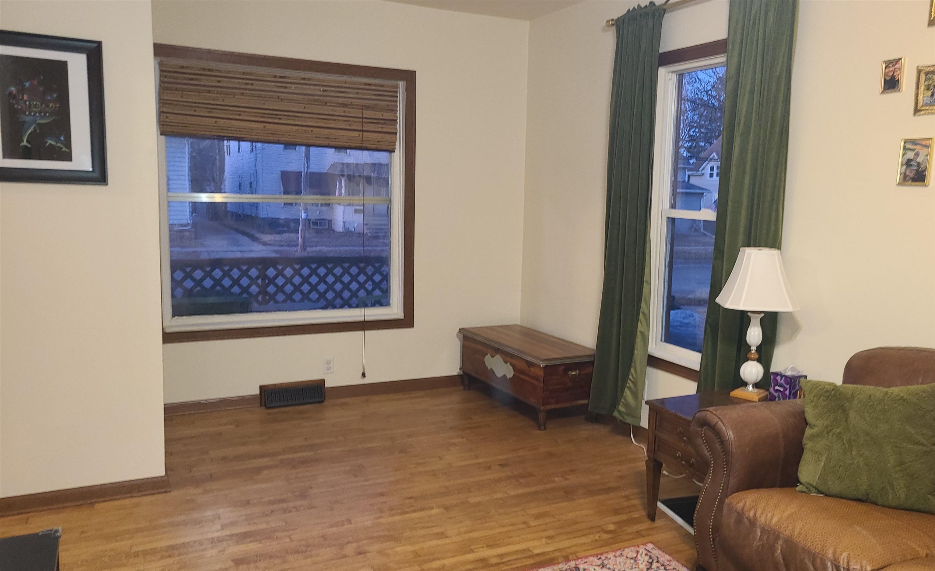 739 West 8th Street Appleton, WI 54911 - Photo 7 of 38