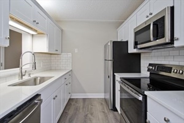 22 Maple Crest Circle, Unit I Holyoke, MA 01040 - Photo 14 of 16