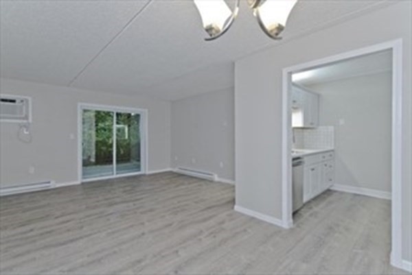 22 Maple Crest Circle, Unit I Holyoke, MA 01040 - Photo 9 of 16