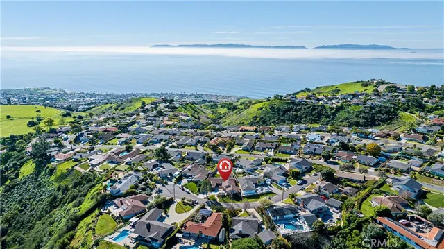 a view of a multi story building