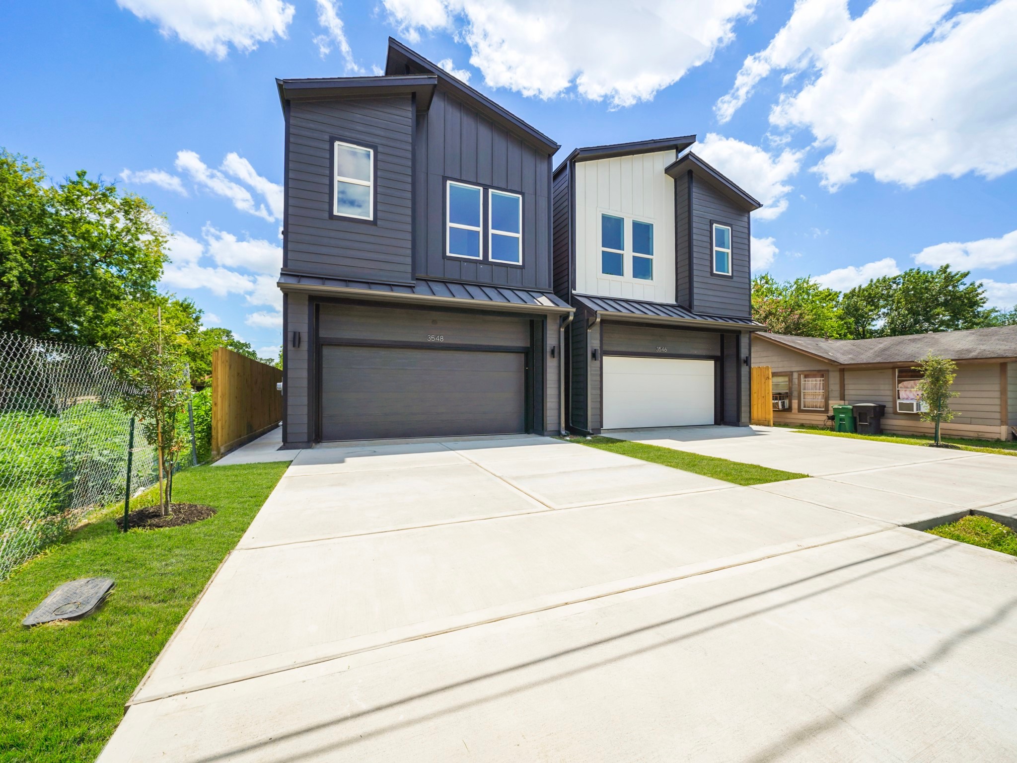 3548 Seabrook Street Houston, TX 77021 - Photo 2 of 19 a house with yard in front of it