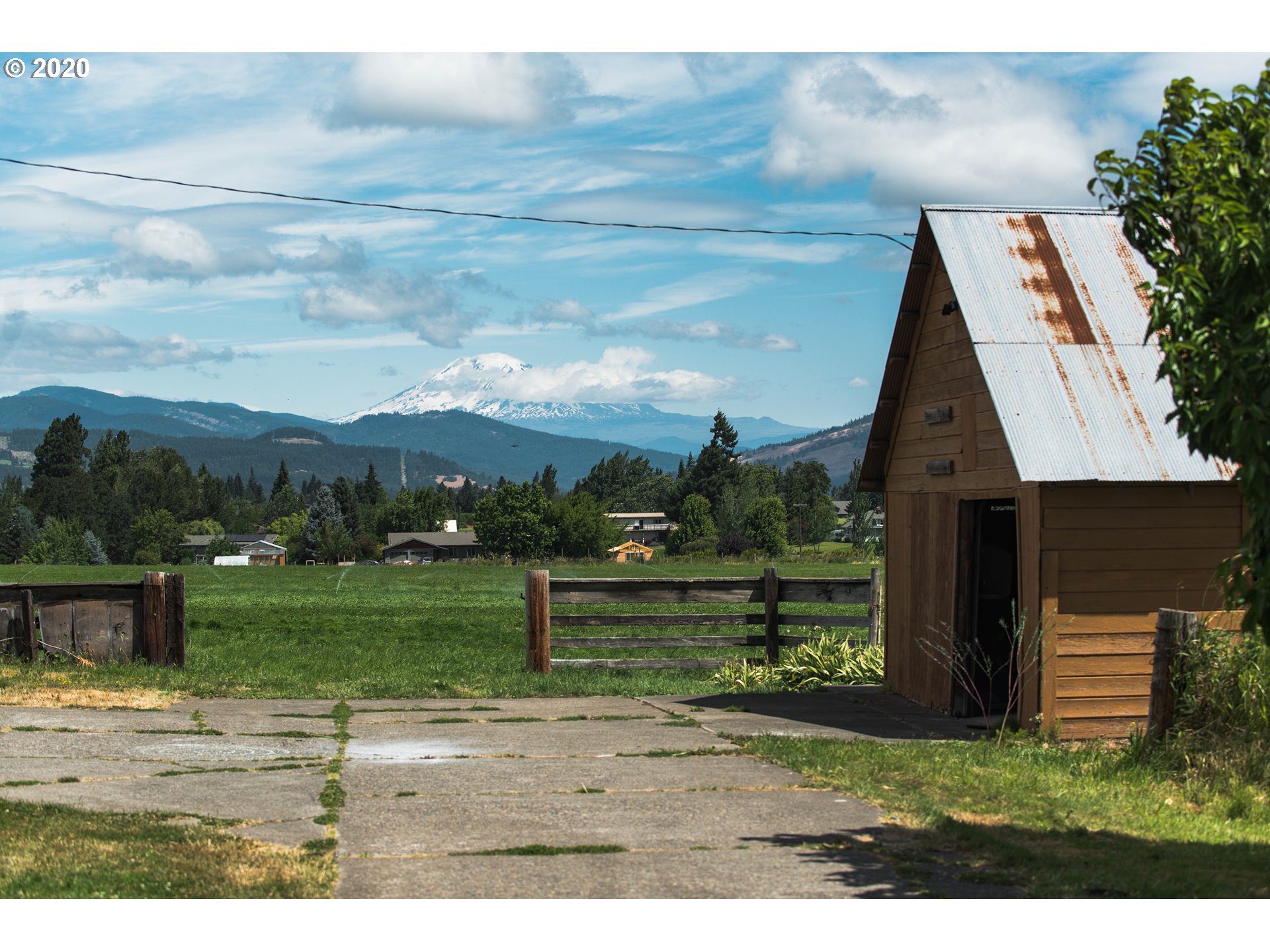 1600 Tucker Road Hood River, OR 97031 - Photo 4 of 13 Gallery Image 4