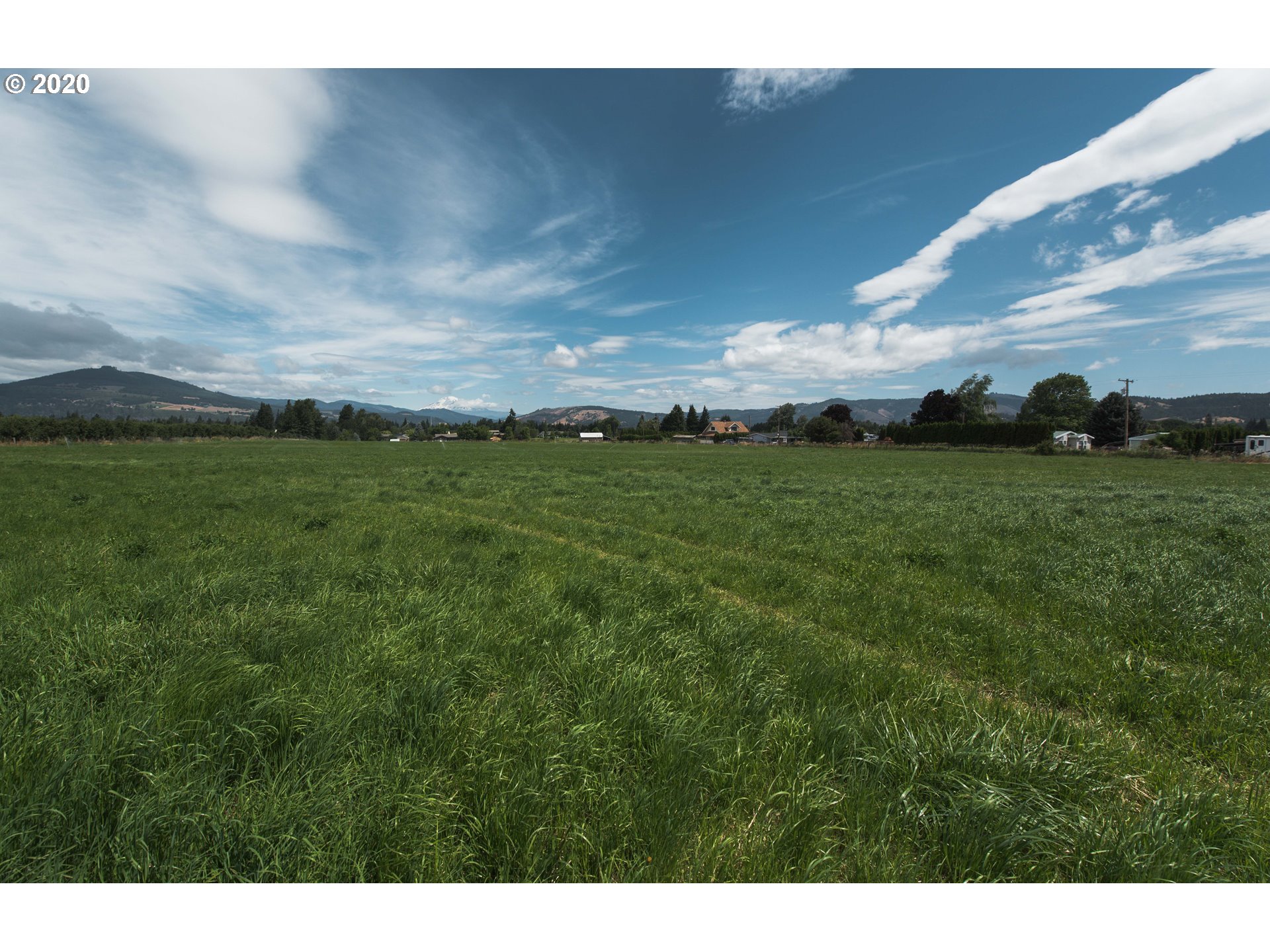 1600 Tucker Road Hood River, OR 97031 - Photo 9 of 13 Gallery Image 9
