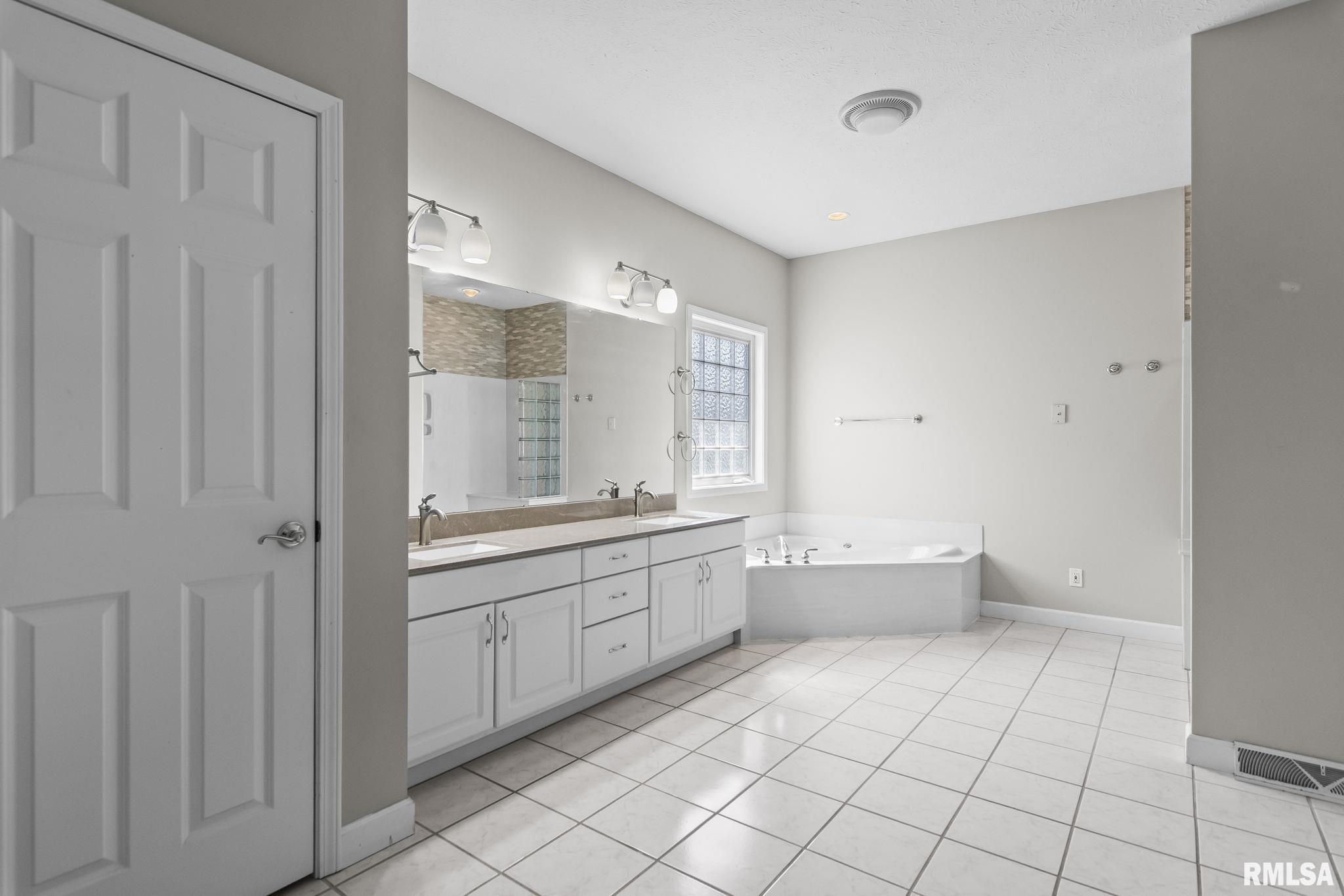 6600 Carlisle Bend Springfield, IL 62711 - Photo 21 of 47