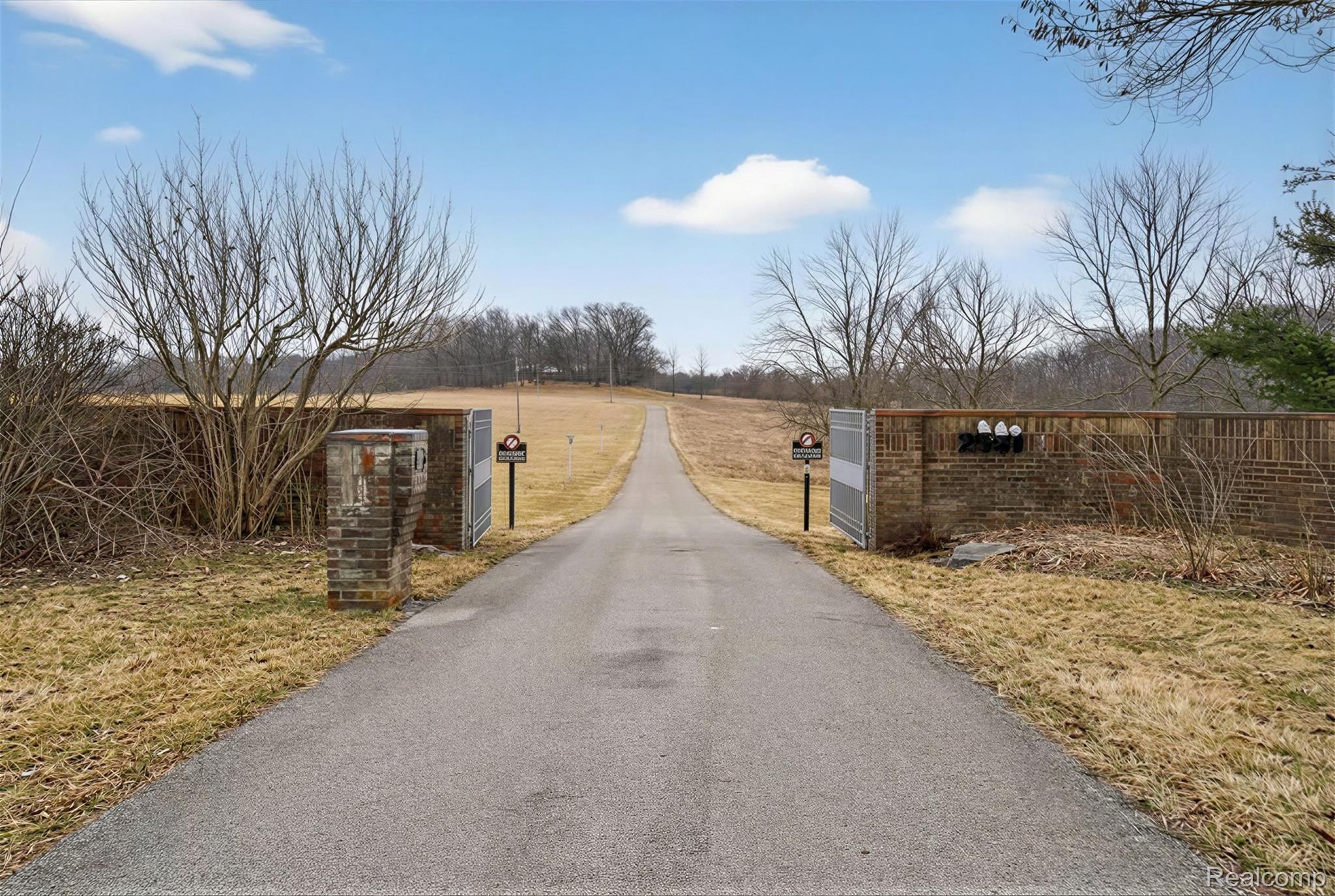 2551 Patterson Lk Road Pinckney, MI 48169 - Photo 4 of 95 Gate