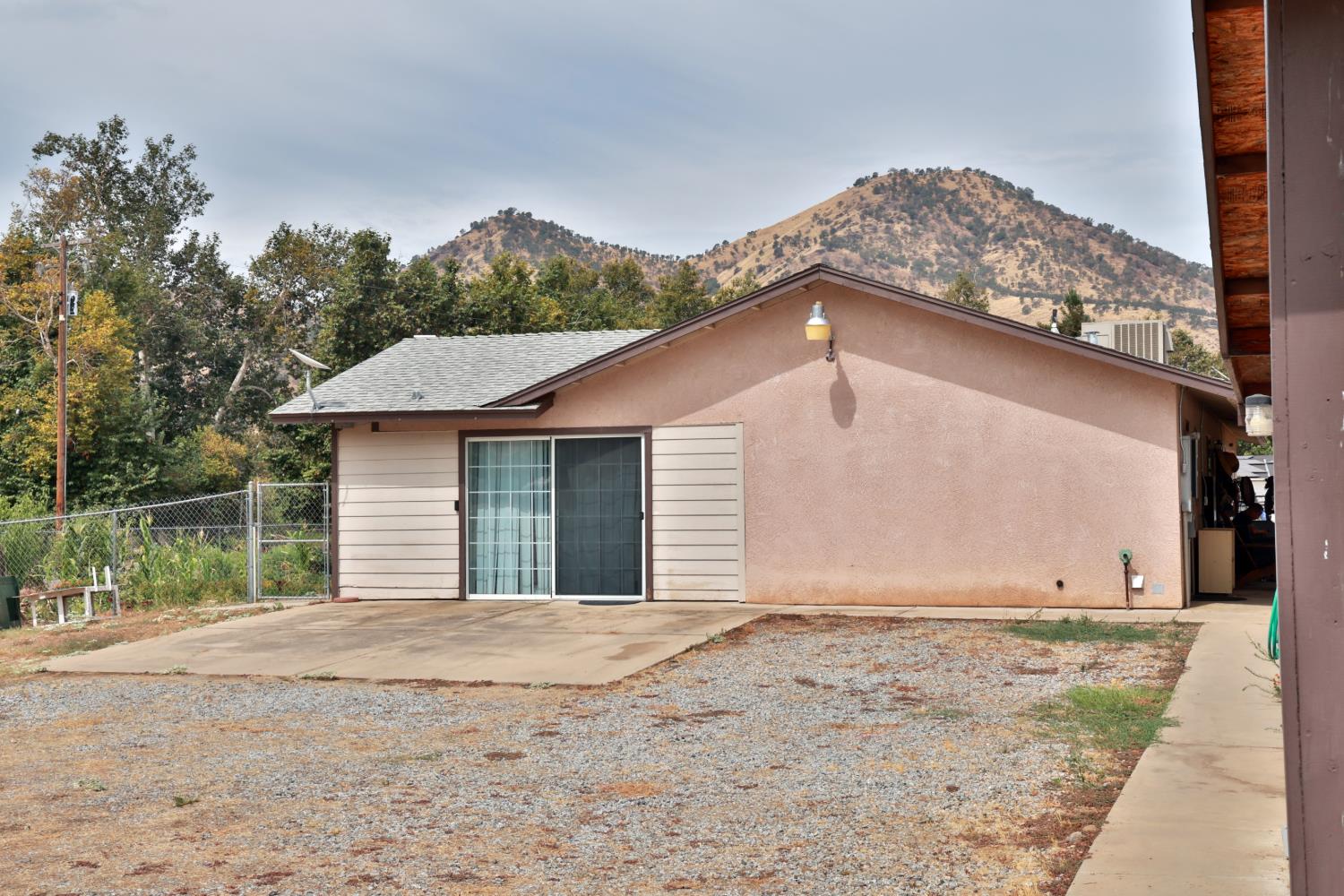 6088 Big Oak Road Sanger, CA 93657 - Photo 10 of 41 Gallery Image 10