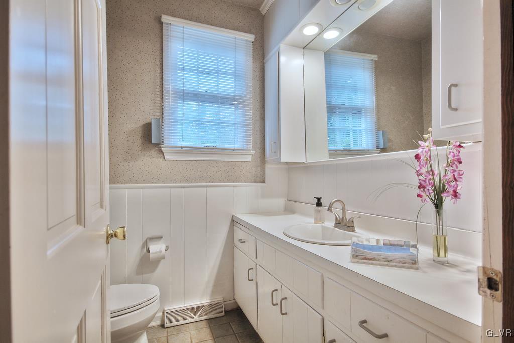 1505 Coventry Road Allentown, PA 18104 - Photo 15 of 32 Gallery Image 15