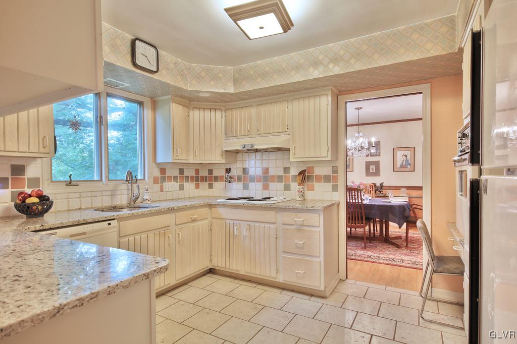 1505 Coventry Road Allentown, PA 18104 - Photo 8 of 32 Gallery Image 8