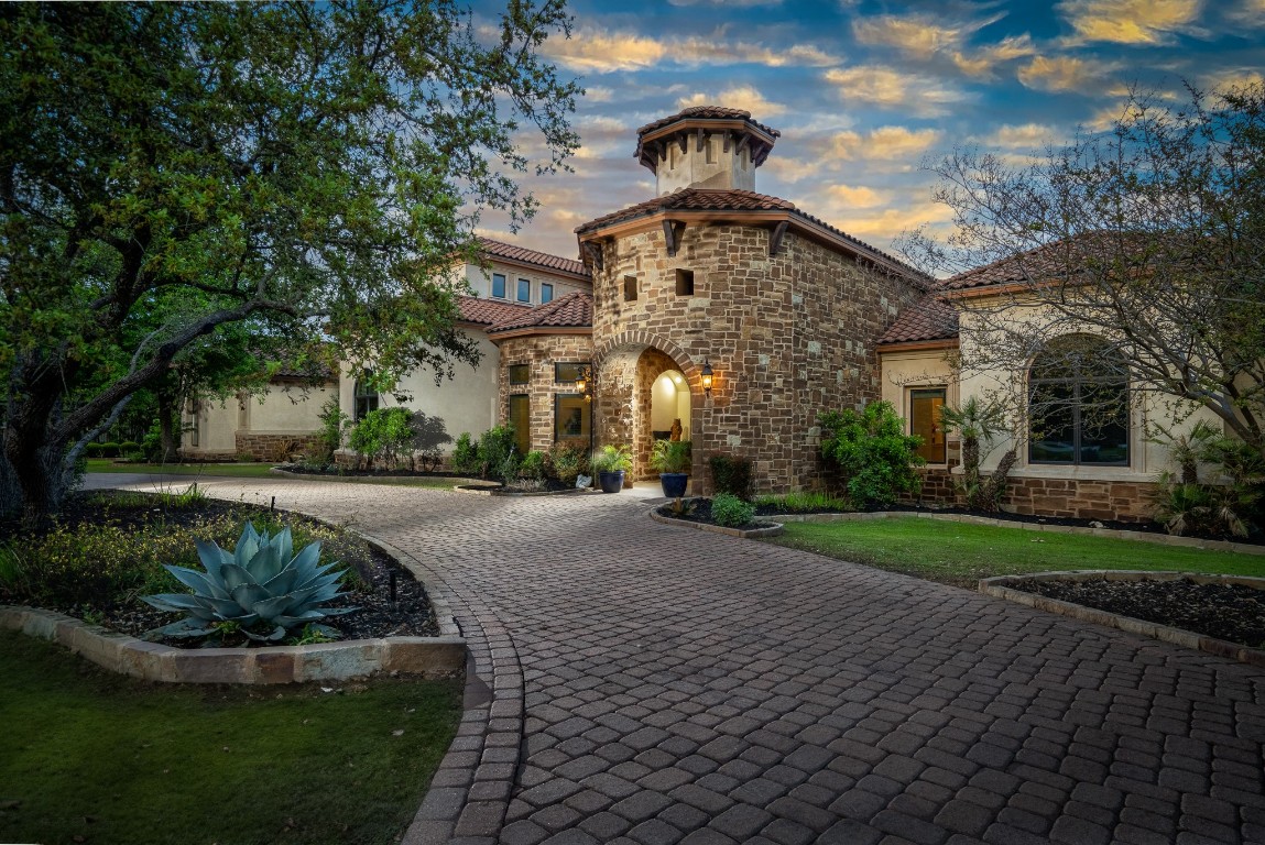 Come discover where custom crafted luxury collides w/the breathtaking panoramic Hill Country views...where from almost any vantage you get to relive the 1st joy you experienced once seeing the scenic masterpiece.