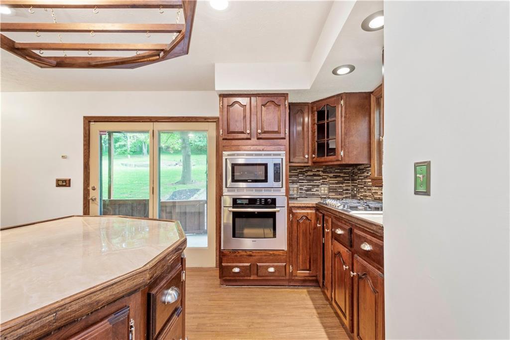 102 Creek Lane Road Burgettstown, PA 15021 - Photo 8 of 23 Kitchen