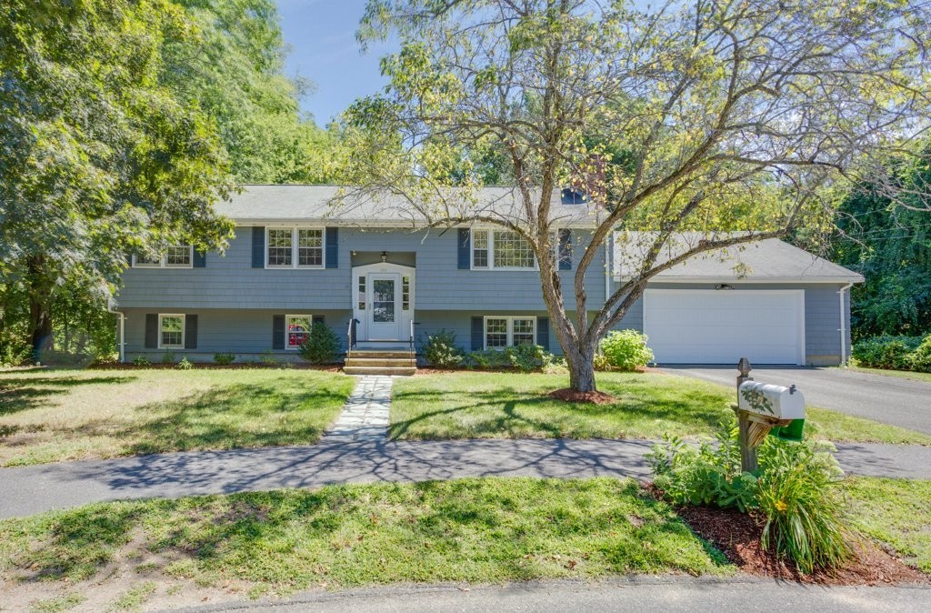 208 Wright Road Concord, MA 01742 - Photo 1 of 18 Gallery Image 1