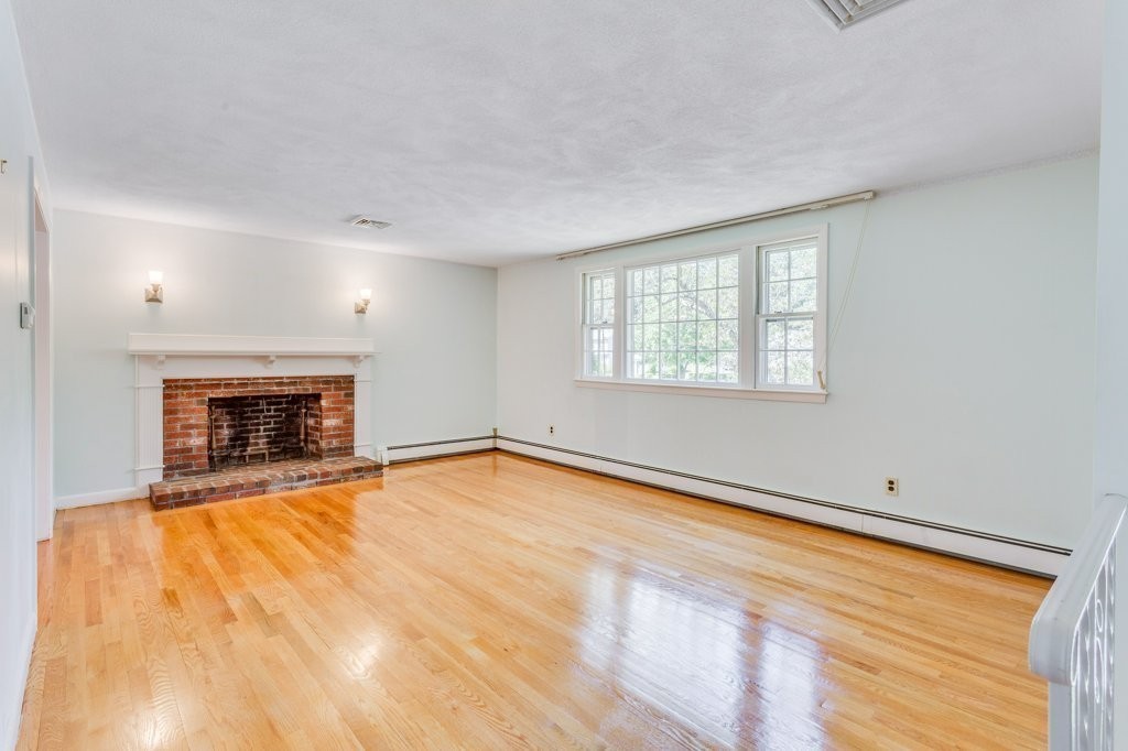 208 Wright Road Concord, MA 01742 - Photo 7 of 18 Gallery Image 7