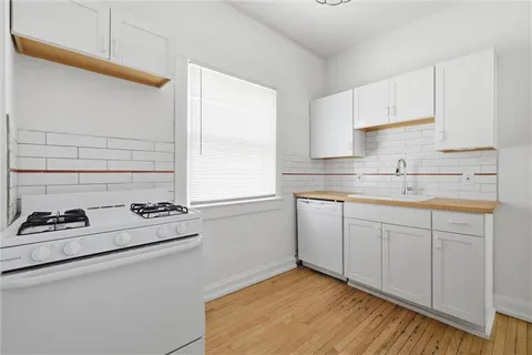 $329,000 | 4008 Charlotte Street, Kansas City, MO 64110