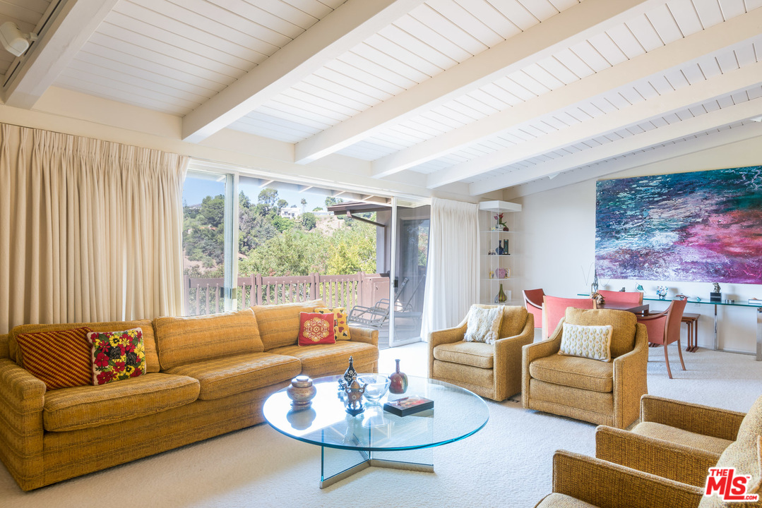 11240 Chalon Road Los Angeles, CA 90049 - Photo 3 of 27 Gallery Image 3