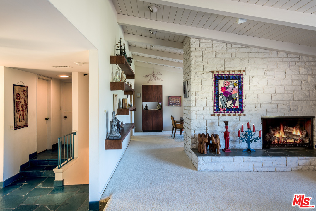 11240 Chalon Road Los Angeles, CA 90049 - Photo 5 of 27 Gallery Image 5