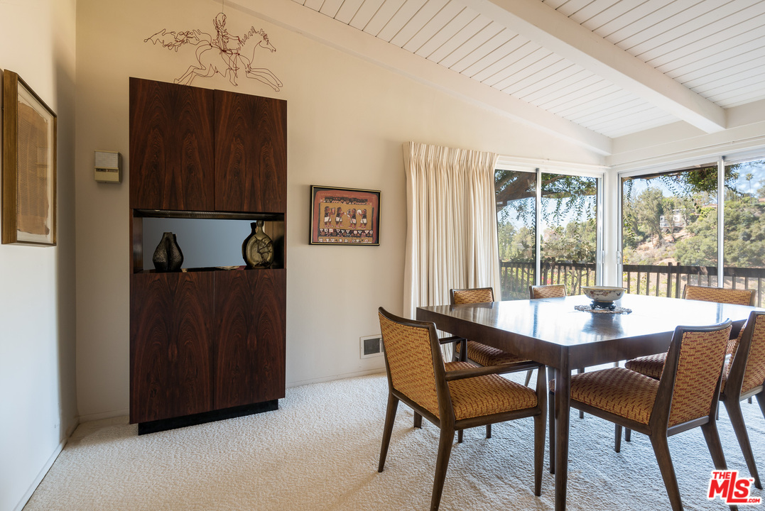 11240 Chalon Road Los Angeles, CA 90049 - Photo 6 of 27 Gallery Image 6