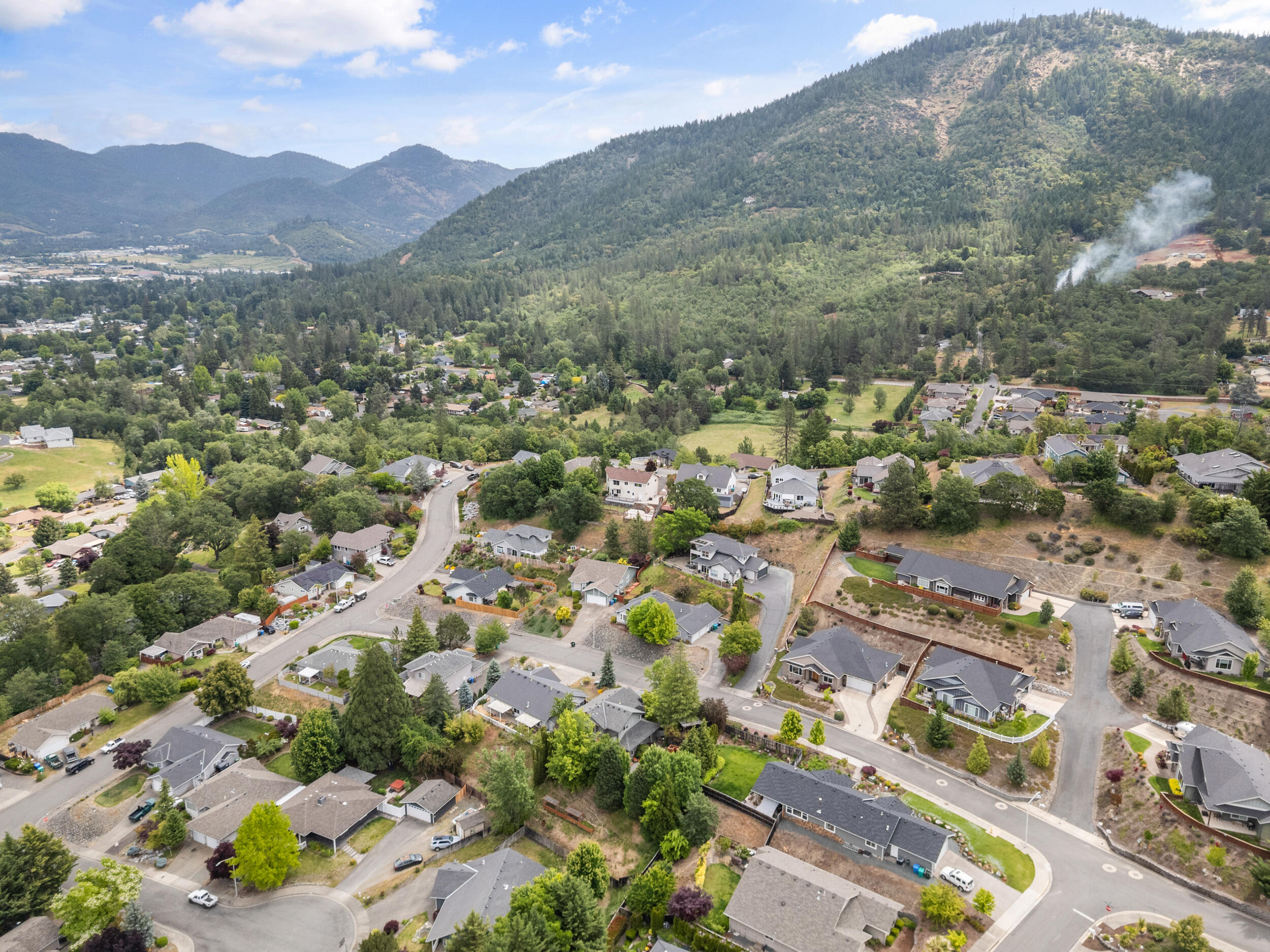 1553 Panoramic Loop Grants Pass, OR 97527 - Photo 36 of 51