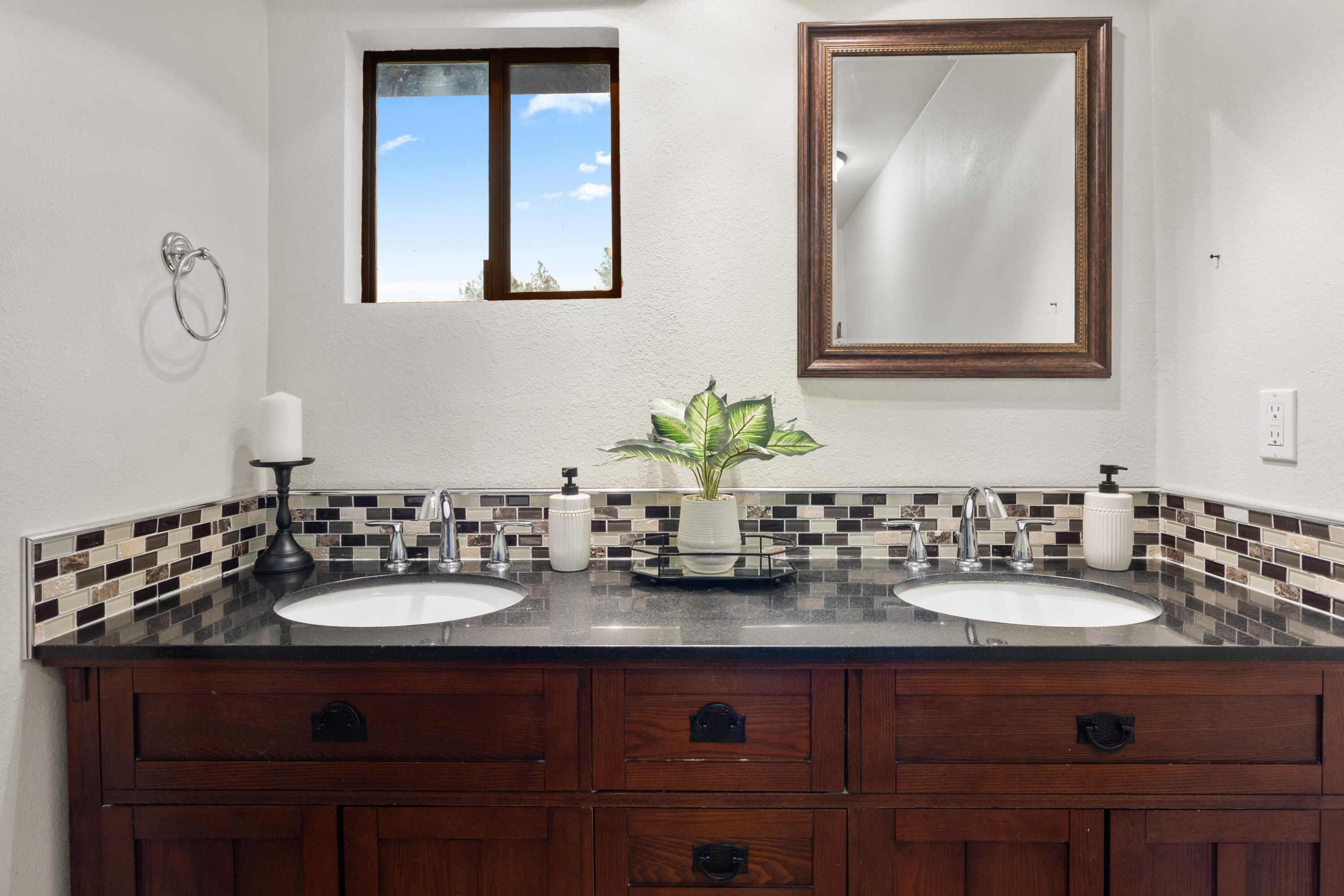 19606 Fish Hill Lane Redding, CA 96003 - Photo 13 of 24 a bathroom with a sink and a mirror