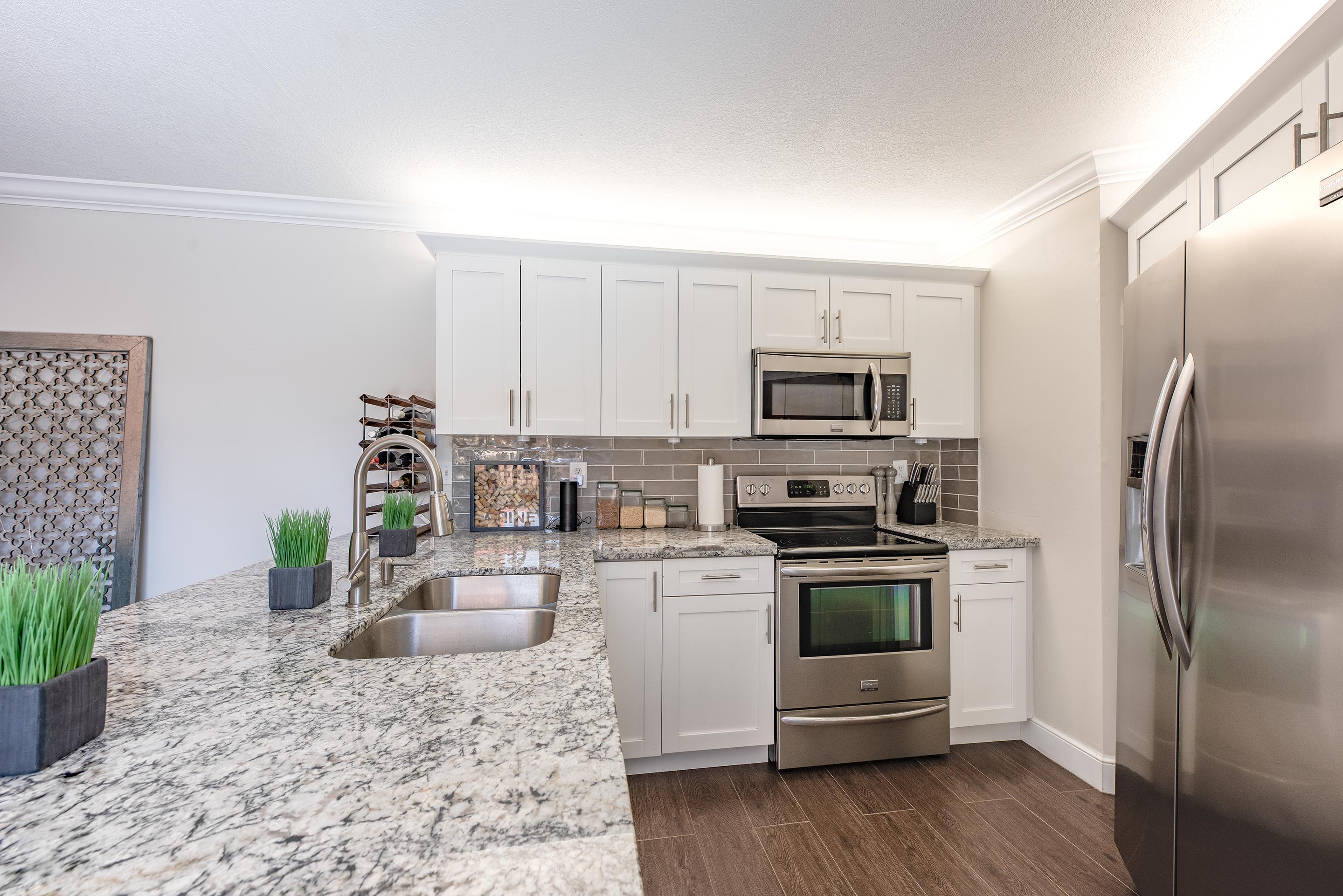 23030 Oxford Place, Unit D Boca Raton, FL 33433 - Photo 2 of 21 Kitchen 2