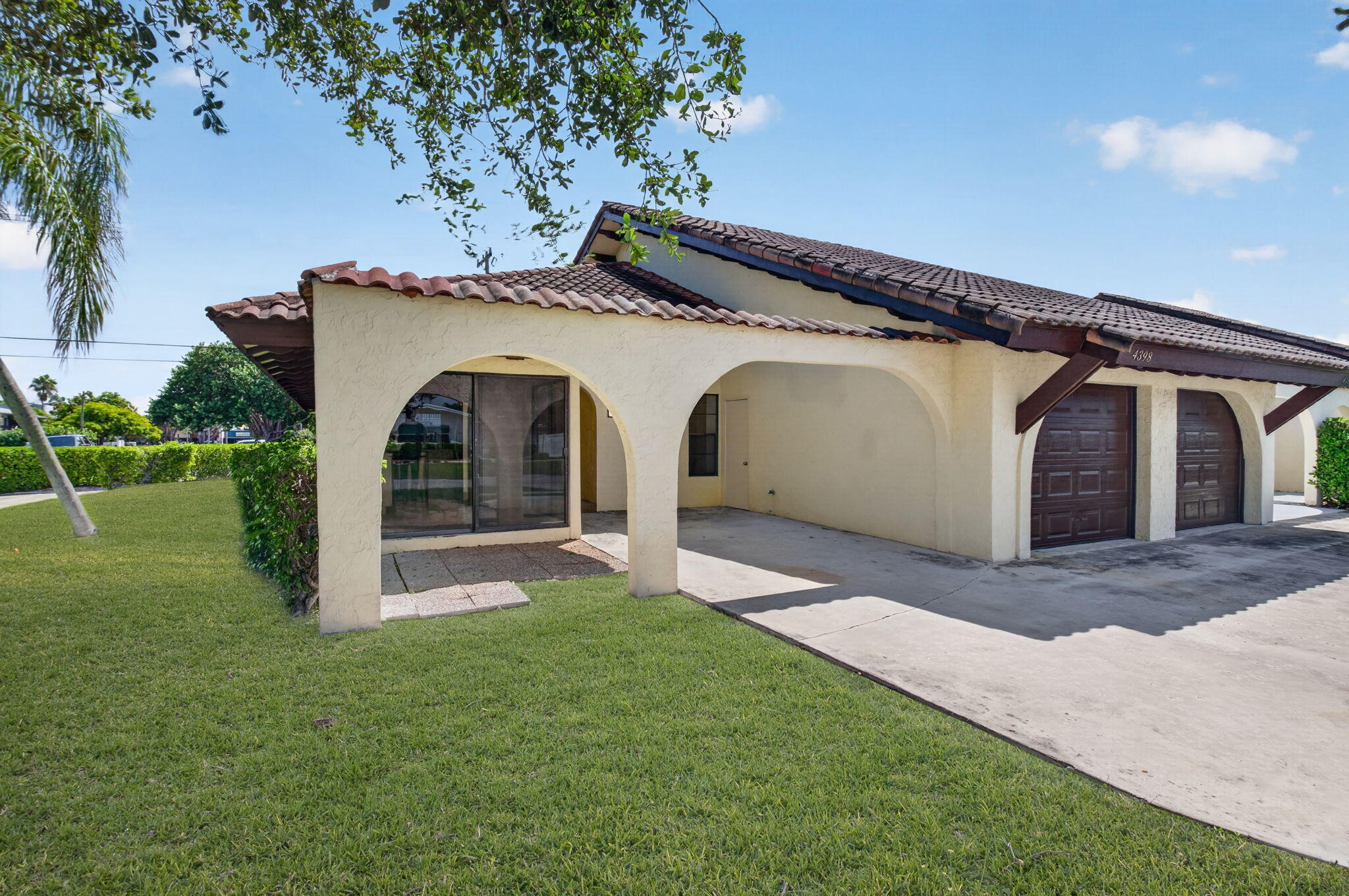4398 Northeast 5th Avenue Boca Raton, FL 33431 - Photo 4 of 39 3-web-or-mls-DSC_3098