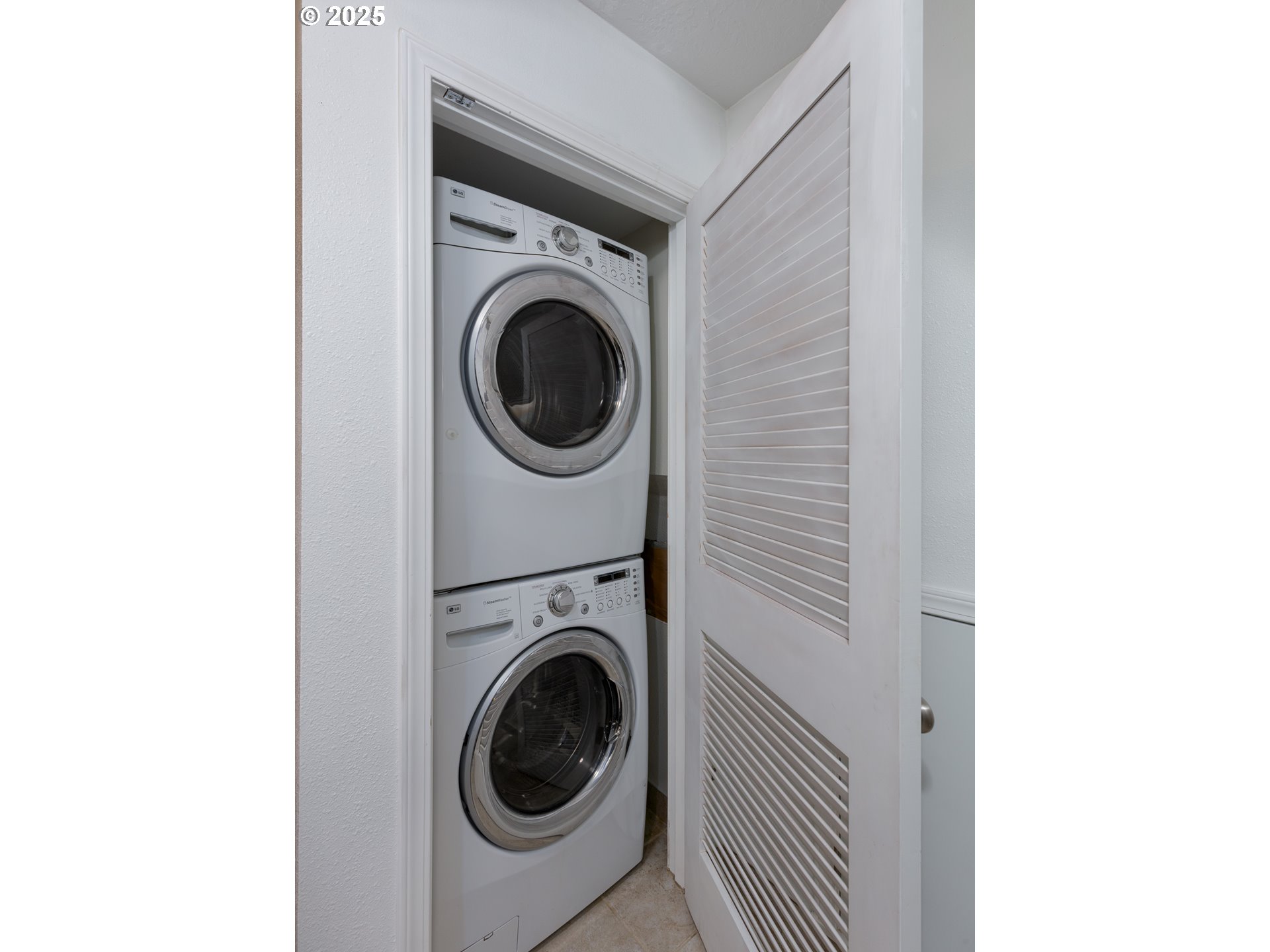 112 North Sentosa Lake Road Tygh Valley, OR 97063 - Photo 12 of 46