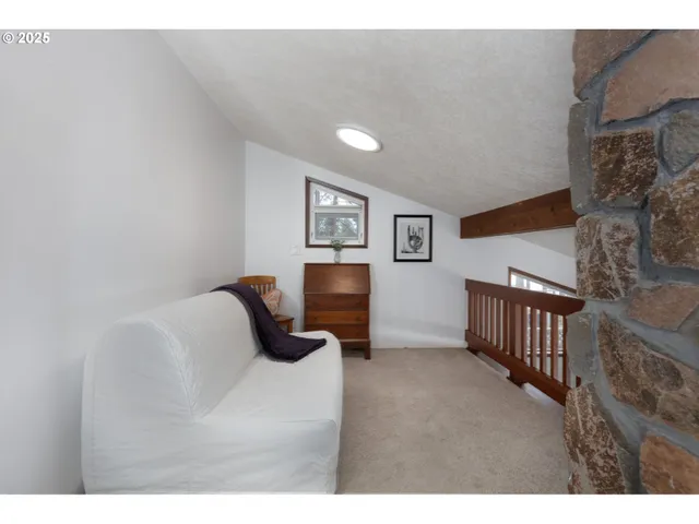 $1,196,000 | 112 North Sentosa Lake Road, Tygh Valley, OR 97063