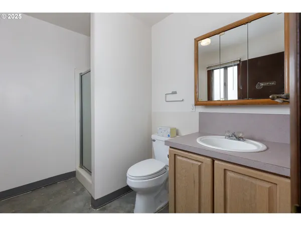 $1,196,000 | 112 North Sentosa Lake Road, Tygh Valley, OR 97063