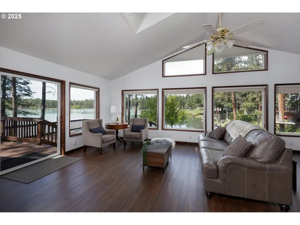 $1,196,000 | 112 North Sentosa Lake Road, Tygh Valley, OR 97063