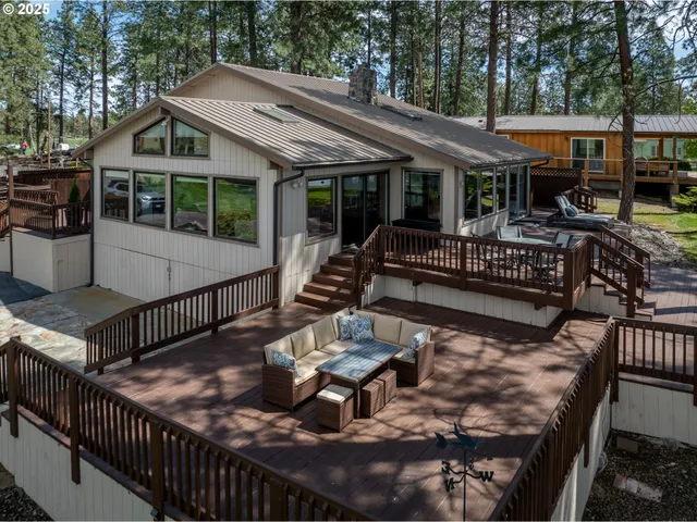 $1,196,000 | 112 North Sentosa Lake Road, Tygh Valley, OR 97063
