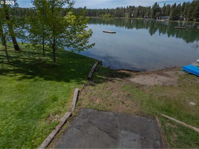 $1,196,000 | 112 North Sentosa Lake Road, Tygh Valley, OR 97063