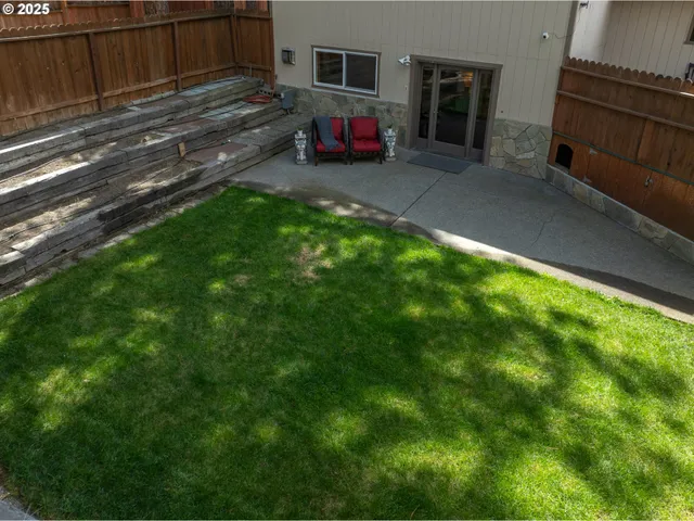 $1,196,000 | 112 North Sentosa Lake Road, Tygh Valley, OR 97063