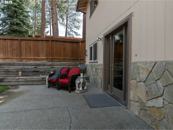 $1,196,000 | 112 North Sentosa Lake Road, Tygh Valley, OR 97063