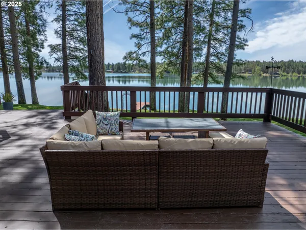 $1,196,000 | 112 North Sentosa Lake Road, Tygh Valley, OR 97063