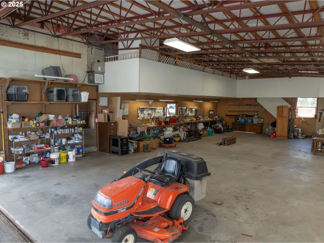 $1,196,000 | 112 North Sentosa Lake Road, Tygh Valley, OR 97063